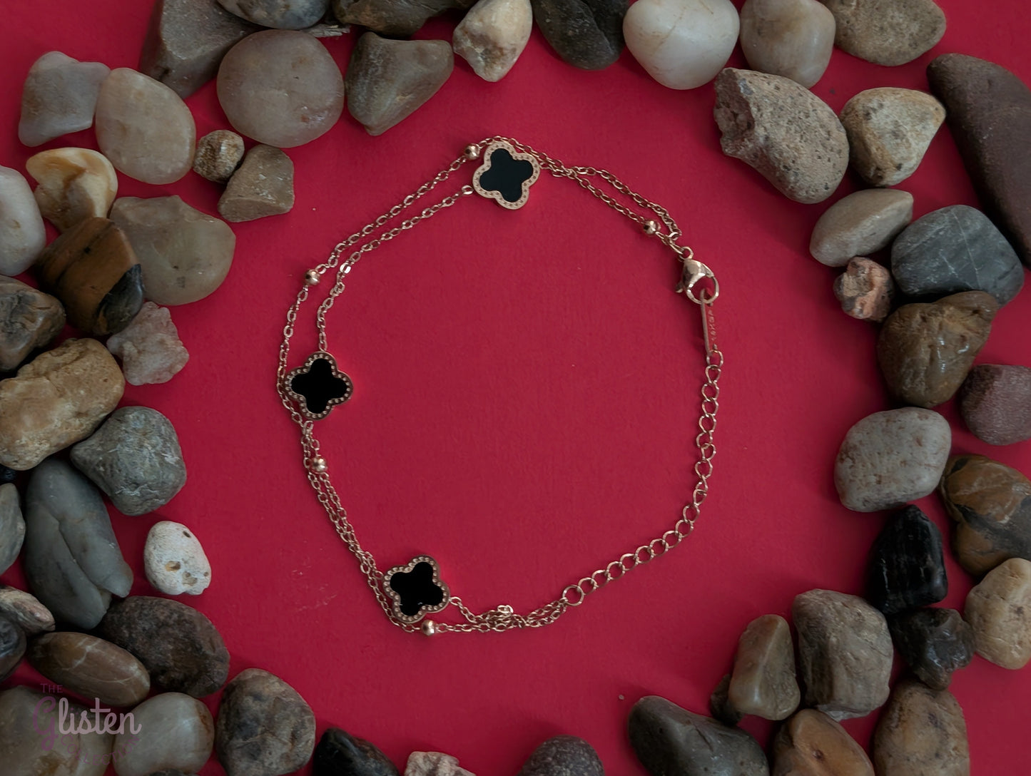 Clover rose gold bracelet with a sleek design, ideal for modern, everyday style.