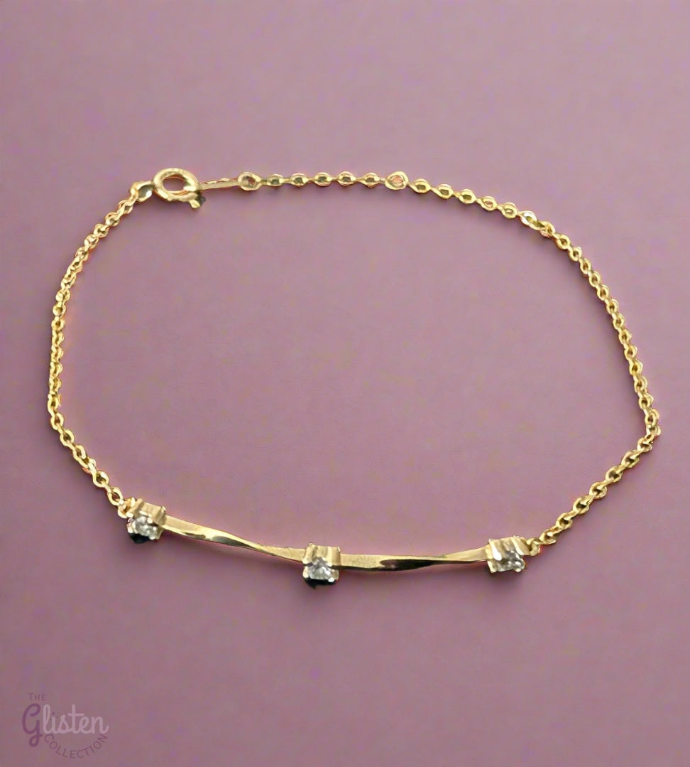 Gold-plated 925 silver bracelet with zircon inlay – perfect minimalist accessory for daily and office wear.