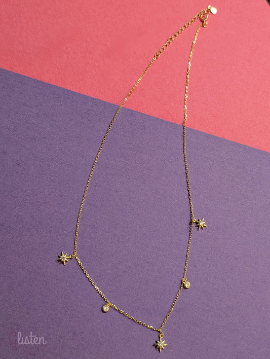 Classy geometric zircon necklace made of 925 sterling silver, elegant and minimalistic for daily wear.