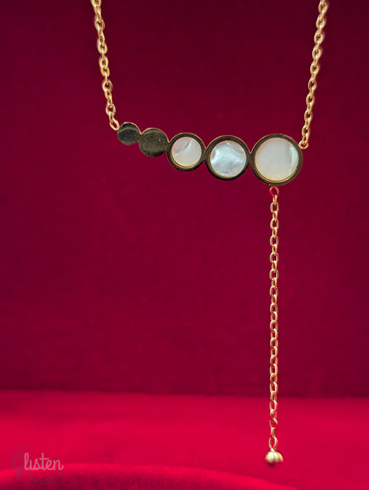 Minimalist titanium steel chain with round glossy inlay and rhinestone pendant – perfect for office and daily wear in Canada.